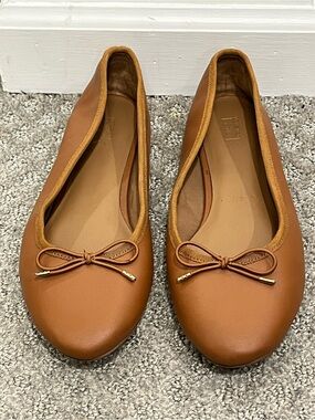 Nordstrom Rack “NEEMA” Flats Camel  8.5M Bows Capsule Wardrobe Career Casual